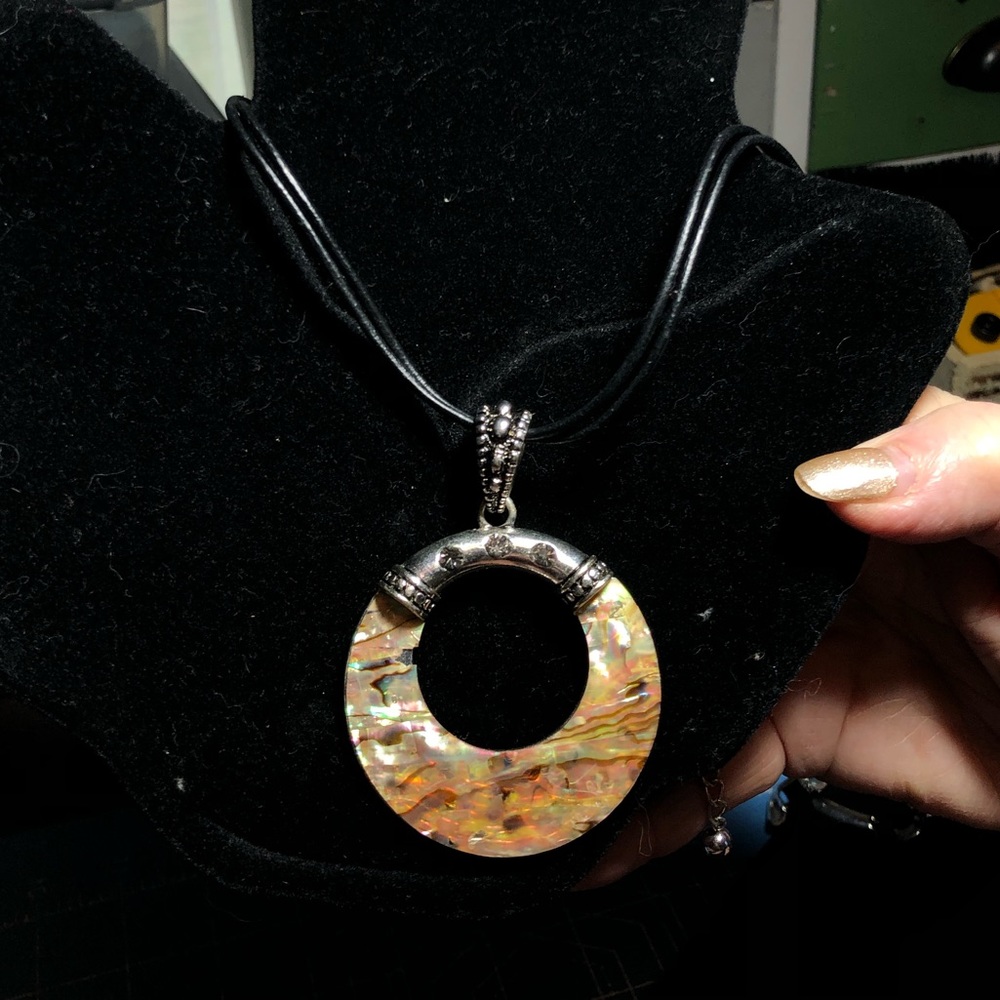 Powie shell necklace